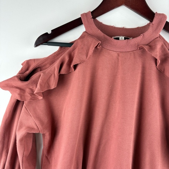 Anthropologie Moon River Ruffle Cold Shoulder Distressed Sweater Shirt Size XS - Picture 4 of 4